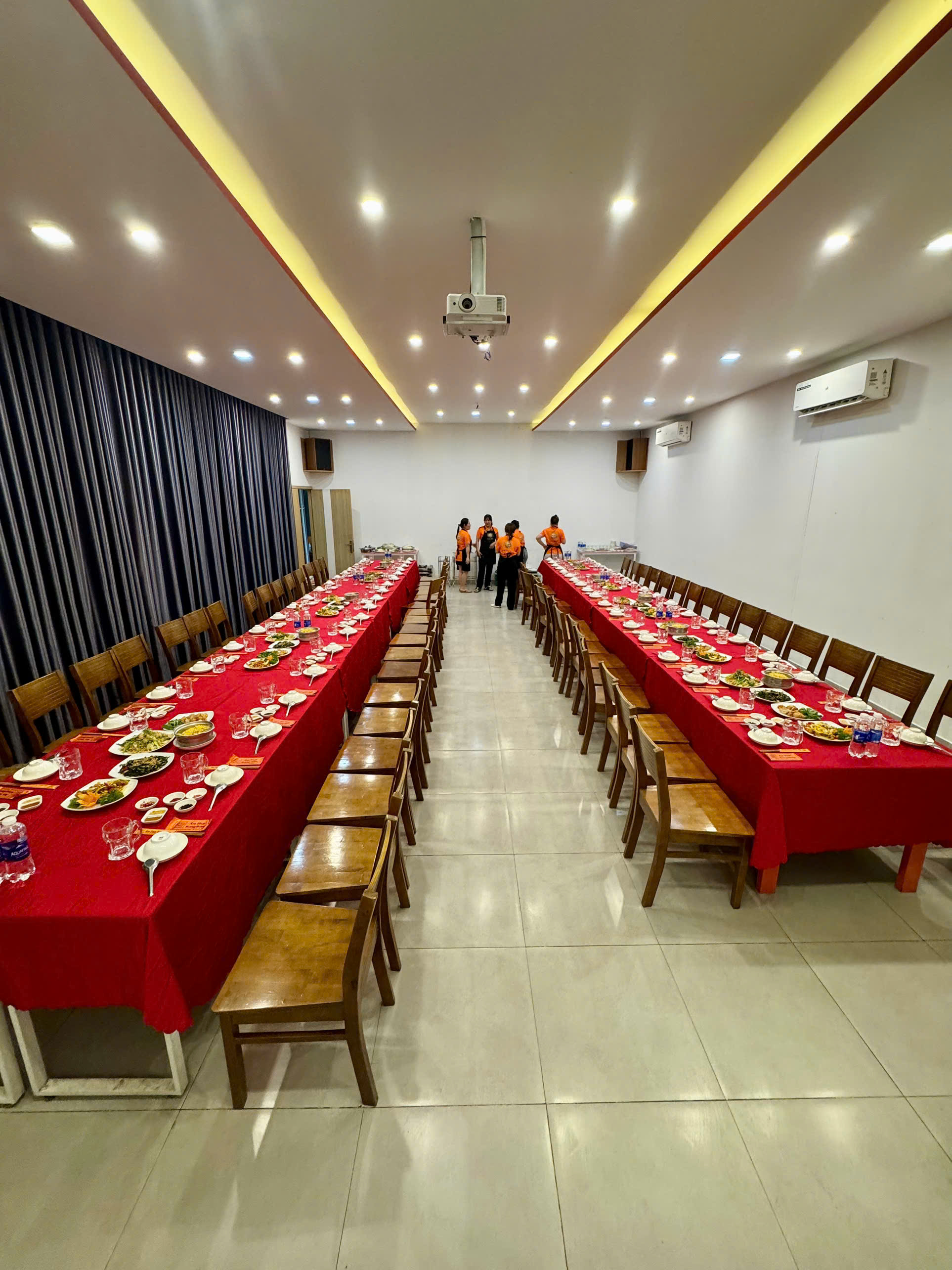 khong-gian-su-kien